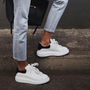 NWOT Steve Madden Glance Platform Sneakers